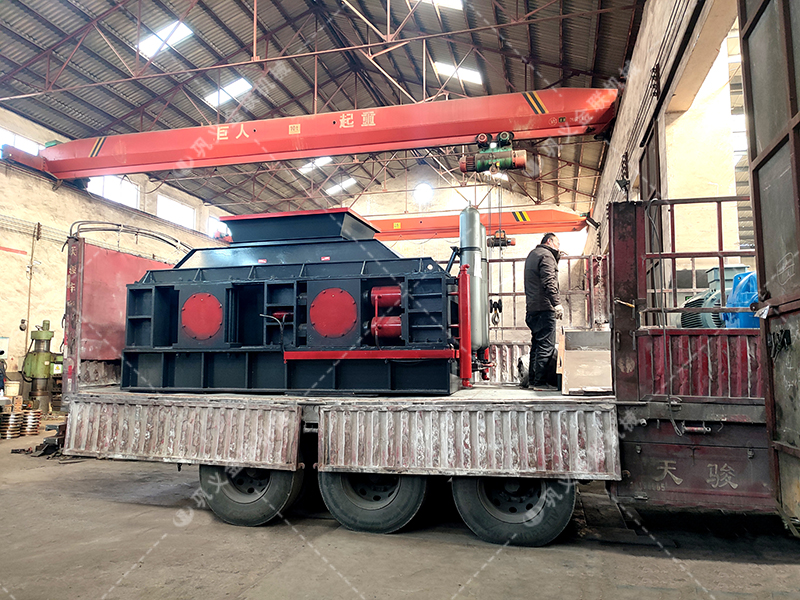 2PGY1500x1000型液壓對(duì)輥破碎機(jī)發(fā)往云南昆明 2PGY1500x1000型液壓對(duì)輥破碎機(jī)發(fā)往云南昆明