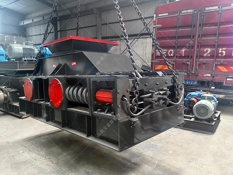 2PG86型彈簧式對輥制砂機設備發(fā)往浙江