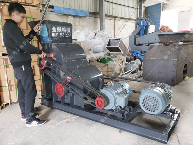 SCF600*400小型雙級粉碎機(jī)發(fā)往甘肅慶陽破碎煤