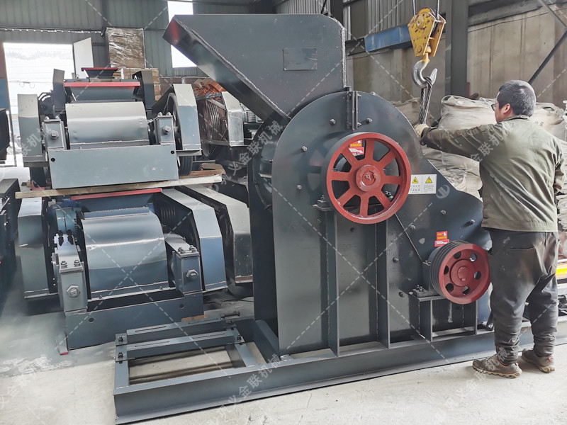 SCF800X800中型雙級粉碎機發(fā)往云南楚雄磚廠粉碎土和頁巖