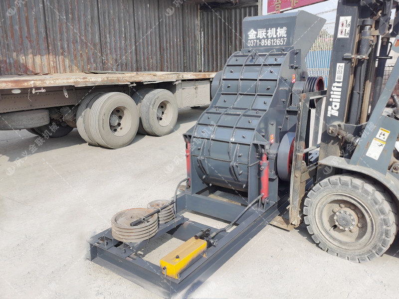 雙級粉碎機發往廣東破碎高嶺土