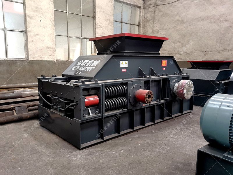 2PG1208大型對(duì)輥破碎機(jī)發(fā)往湖北