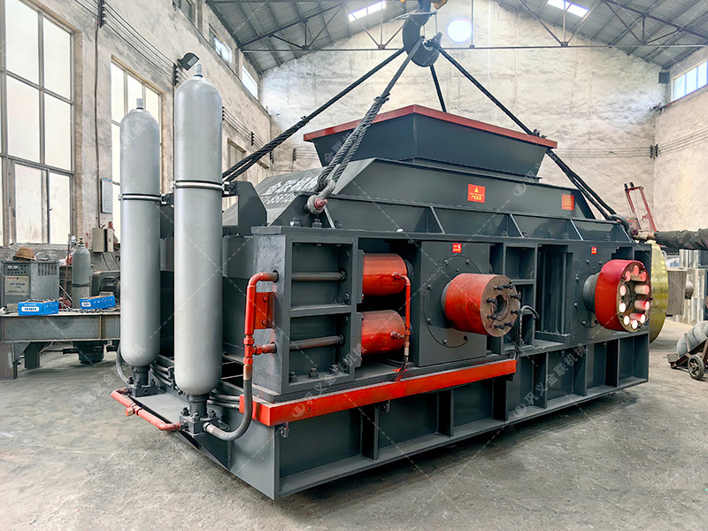 2PG1500x1000型大型液壓對輥破碎機(jī)發(fā)貨圖片